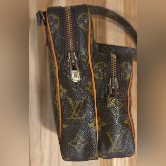 Louis Vuitton Amazon Crossbody Bag - Picture 14 of 16